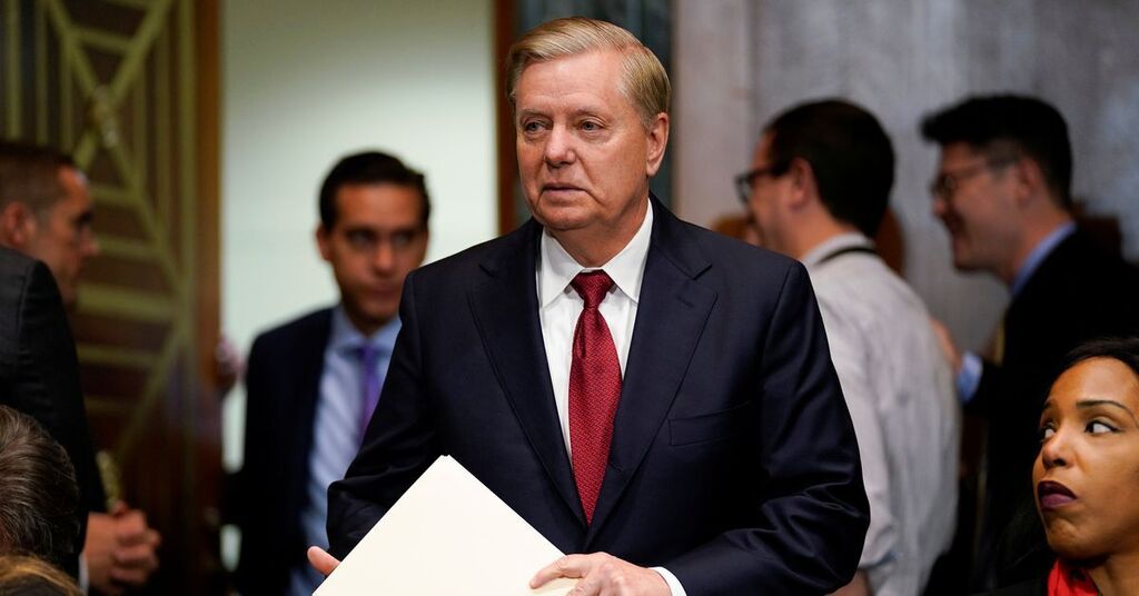 Juez Clarence Thomas bloqueó la citación judicial al senador Graham, aliado de Trump