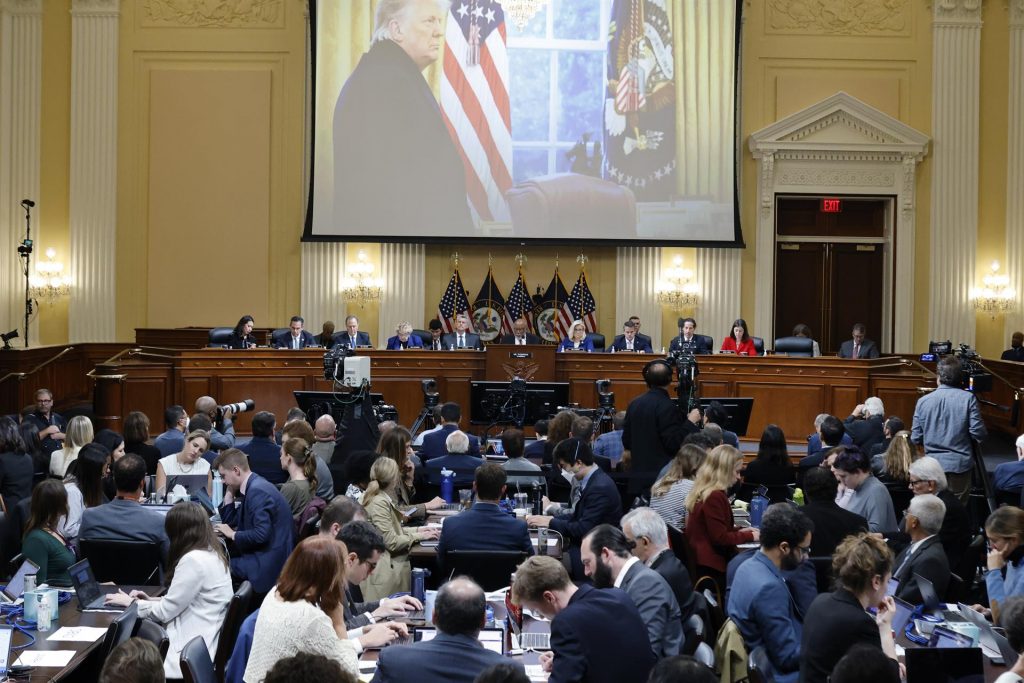 Comité legislativo citará a Trump a declarar por asalto al Capitolio