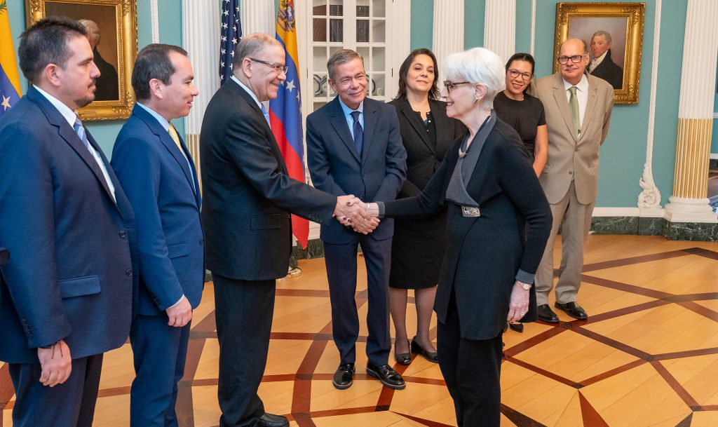 Plataforma Unitaria de Venezuela y EEUU buscan retomar diálogo con el régimen de Maduro