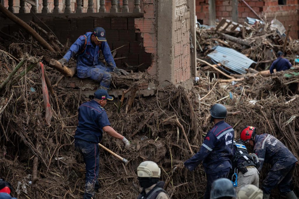 Más de 700 viviendas destruidas por inundaciones en zona central de Venezuela