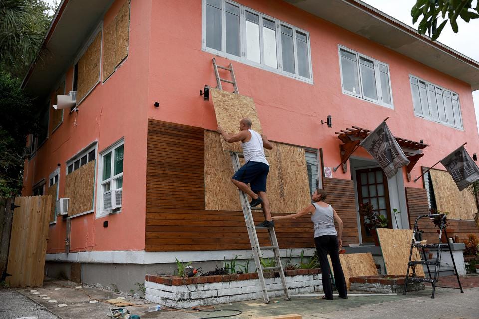 Florida anuncia activación de portal para coordinar ayudas tras desastres naturales