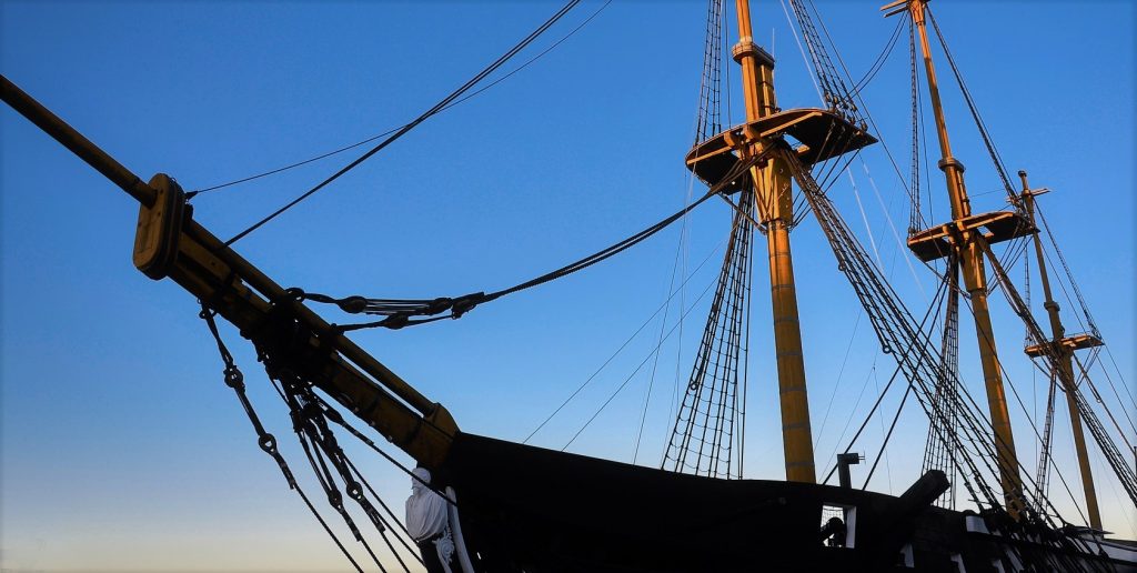Reflotan en China un barco de madera de más de 150 años de antigüedad