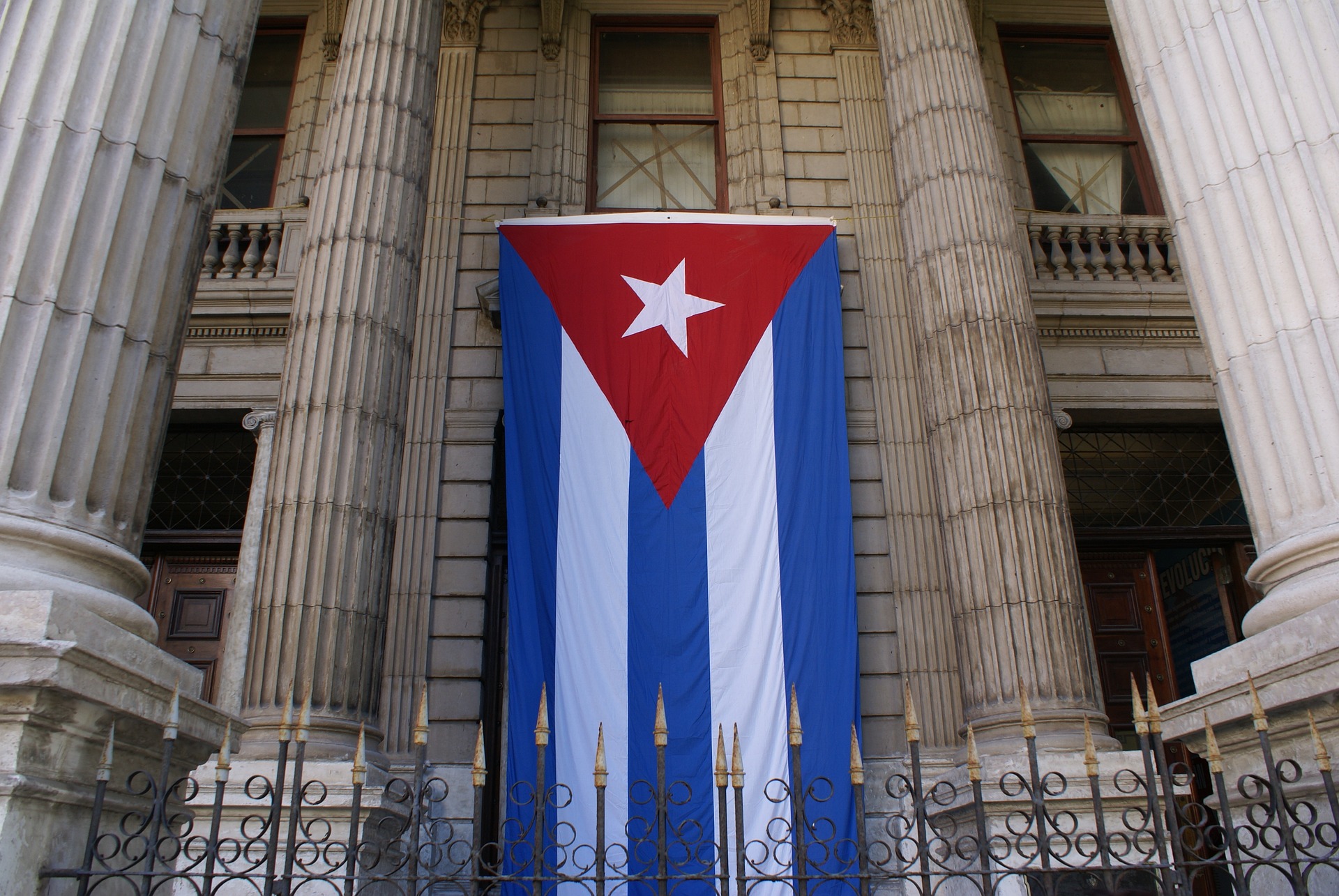 EEUU pide a Cuba "liberar" a "todos los presos políticos