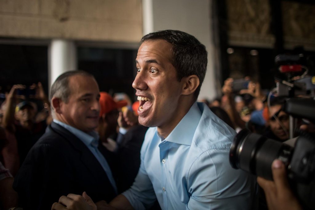 El llamado de Guaidó a Petro por visitar hoy al dictador Maduro y llamarlo presidente