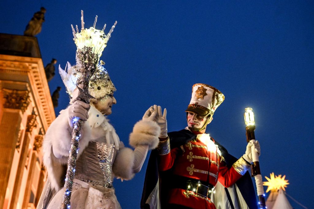 Latinos en EEUU son presa fácil de estafas durante las fiestas navideñas