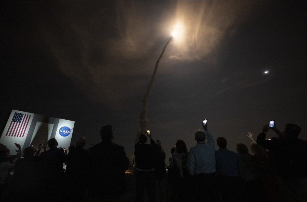 "Hoy es un gran día", dijo el administrador de la NASA tras el despegue de Artemis I