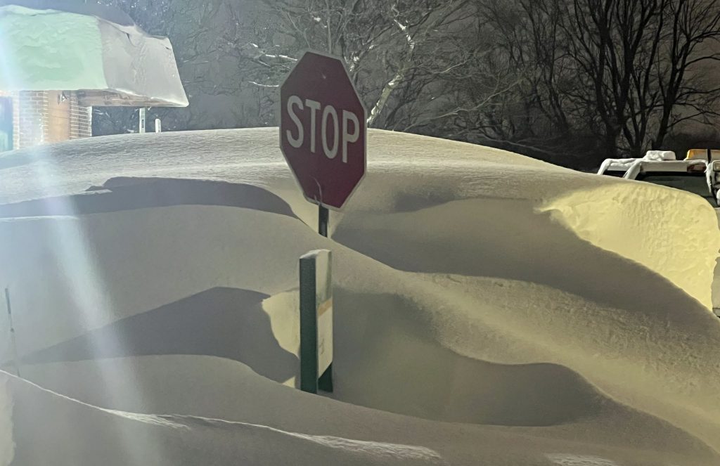 (+Videos) Declaran estado de emergencia en Nueva York ante intensas nevadas