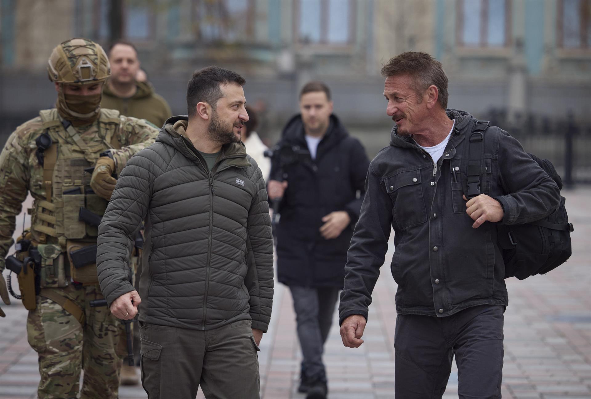 (+Video) Sean Penn le entregó su Óscar a Zelenski hasta el final de la guerra