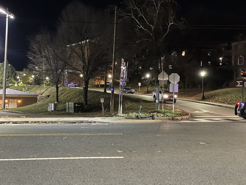 Tiroteo en Universidad de Virginia deja al menos 3 muertos y 2 heridos