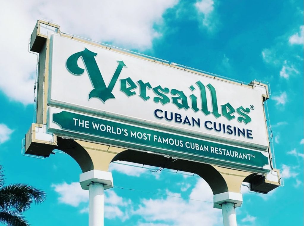 Falleció el dueño del restaurante Versailles de Miami, el cubano Felipe Valls
