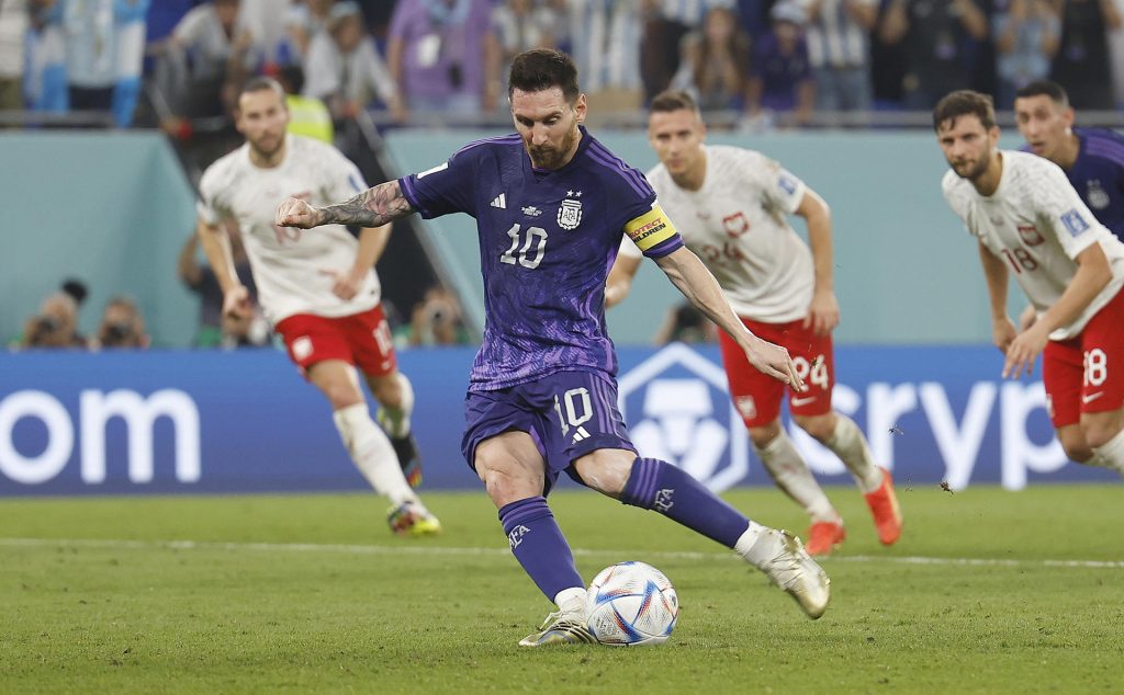 Argentina encuentra el camino a octavos de final
