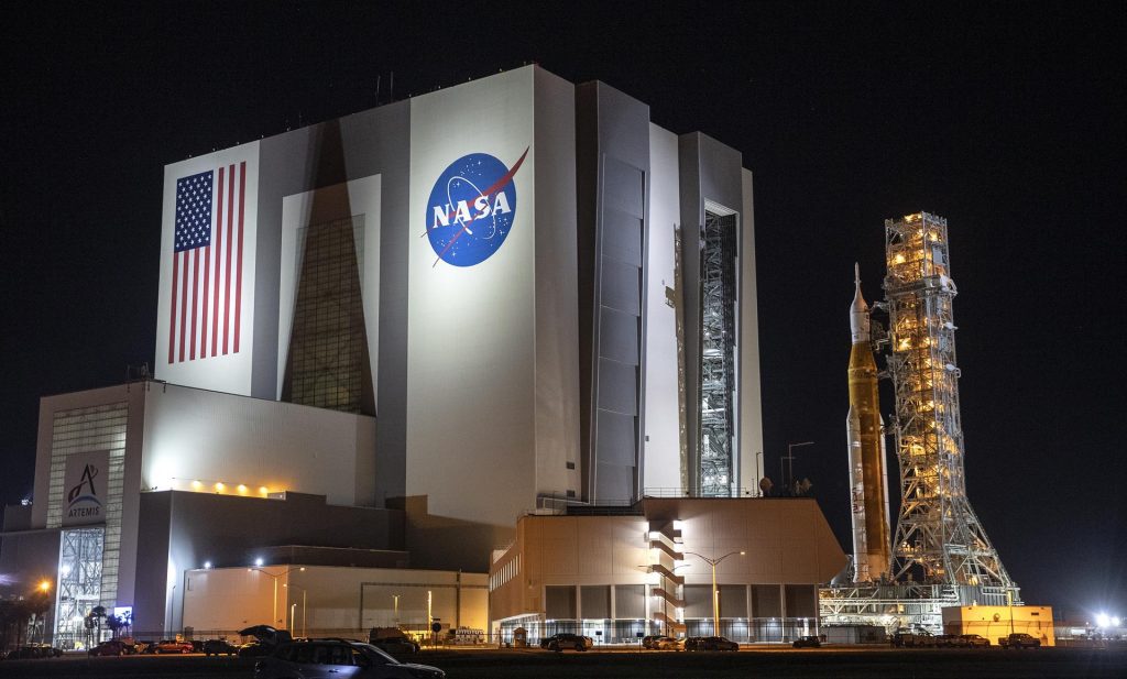 Pospuesto el despegue de Artemis I por posible huracán Nicole, anunció la NASA