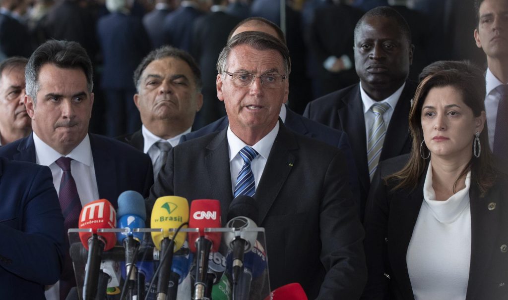 Bolsonaro se pronunció sin reconocer la victoria de Lula y dice que "seguirá fiel a la Constitución"