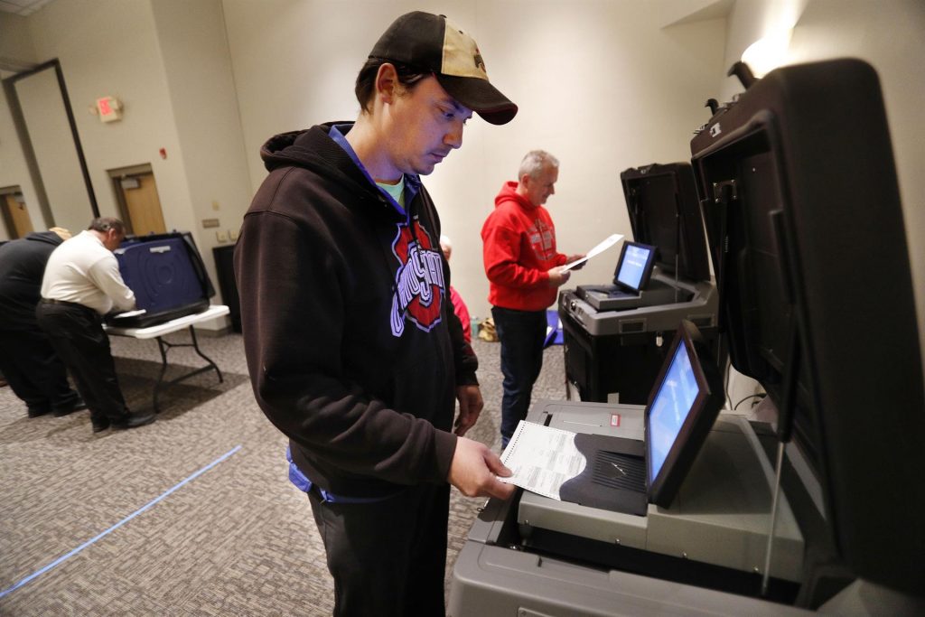 Comienza el cierre de centros de votación en elecciones de EEUU
