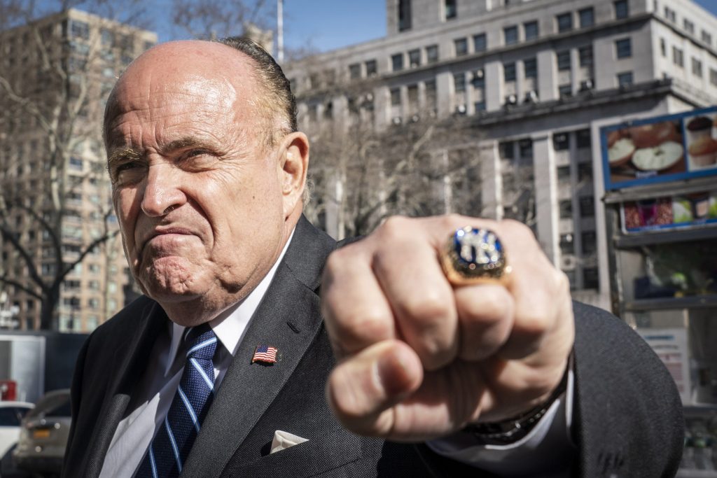 La Fiscalía cerró la investigación contra Rudy Giuliani por injerencia extranjera