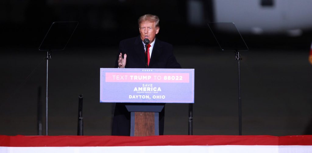 Trump presentó demanda contra comité del asalto al Capitolio de EEUU para evitar declarar