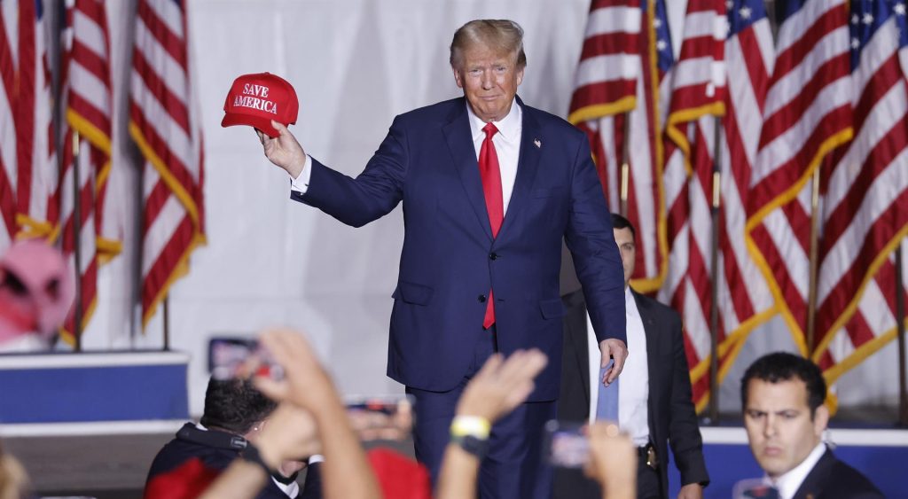 Juez pospuso juicio contra Trump por difamación a la periodista que denunció violación