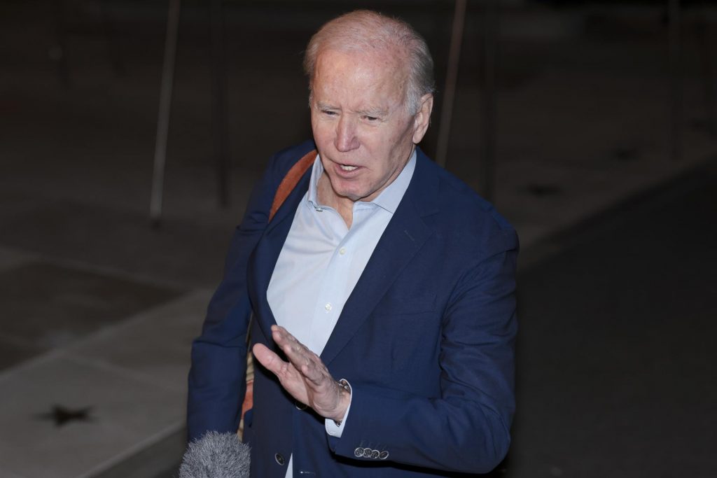Biden indultó a una mujer que mató a su marido en defensa propia