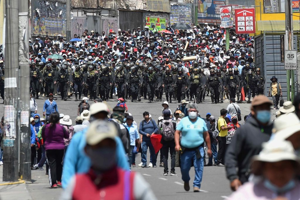 Perú decreta estado de emergencia por 30 días