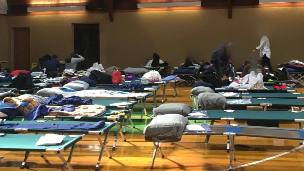 Denver declaró "estado de emergencia" tras llegada de cientos de migrantes en los últimos días