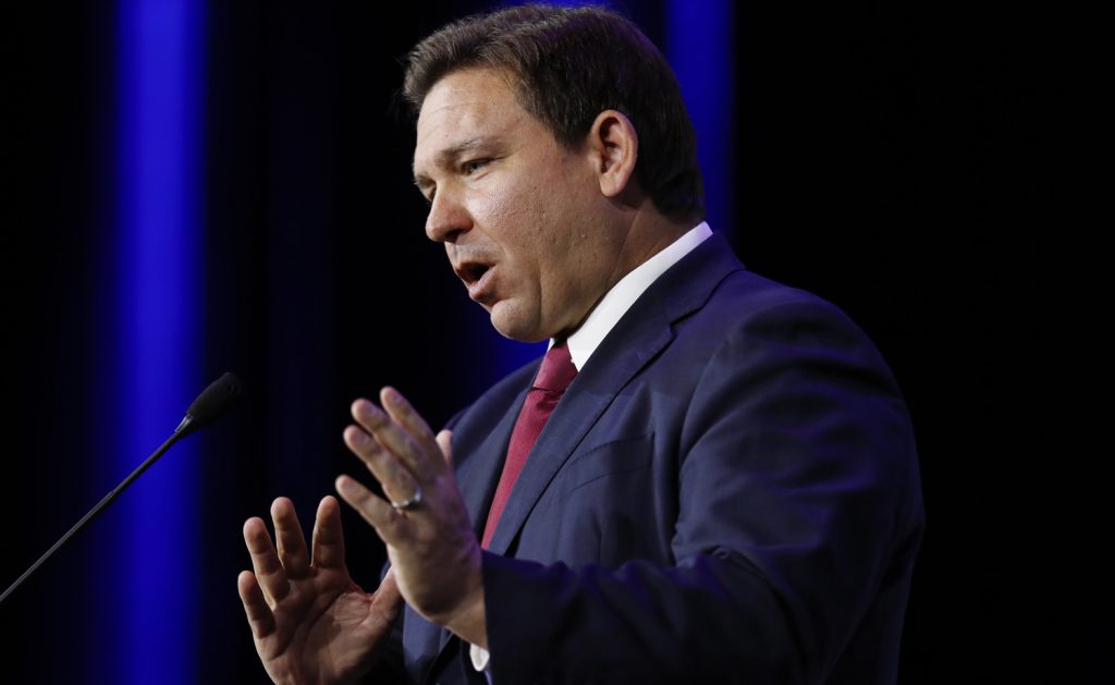Ron DeSantis supera por 23 puntos a Trump en las encuestas como candidato a presidenciales