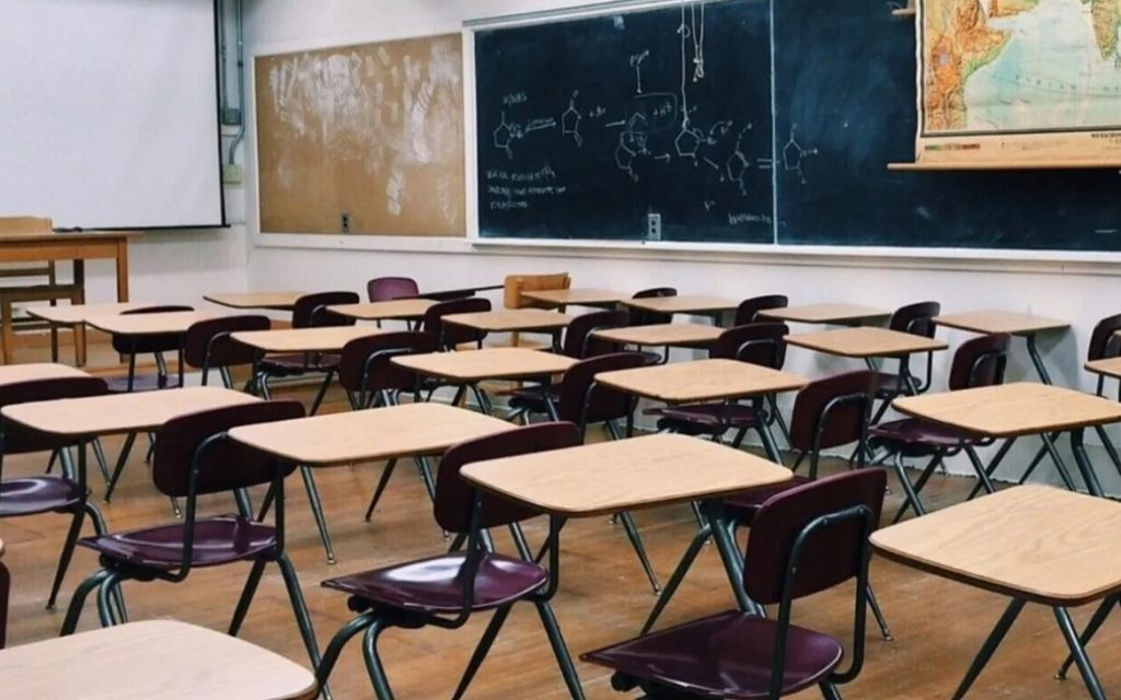 Desalojan dos escuelas en San Juan por amenaza de tiroteos