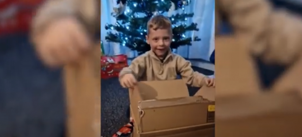 Esta fue la reacción de un niño con su regalo de Navidad más especial