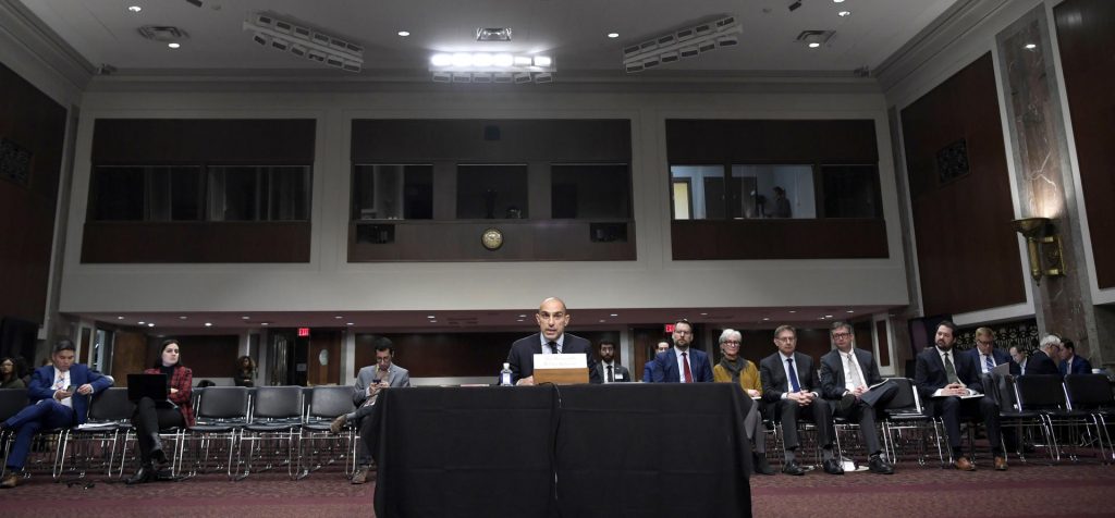 Legisladores piden regular mercado de criptomonedas en EEUU tras el colapso de FTX