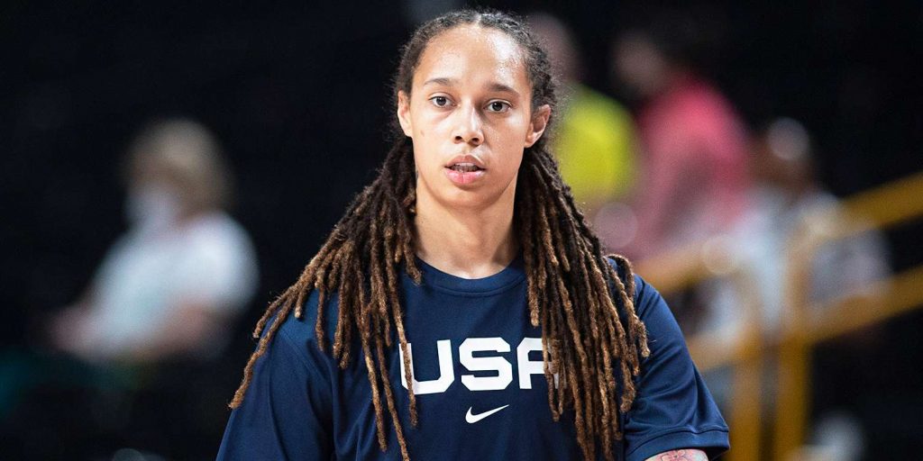 Deportistas celebran la liberación de Griner y su regreso a EEUU
