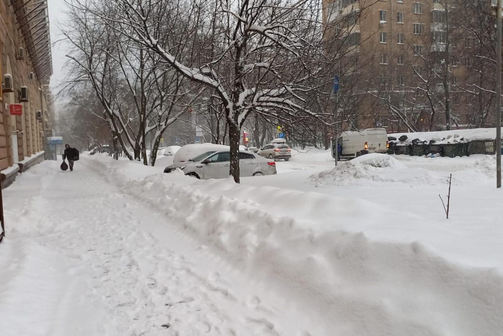 Moscú paralizada por la mayor nevada del siglo XXI