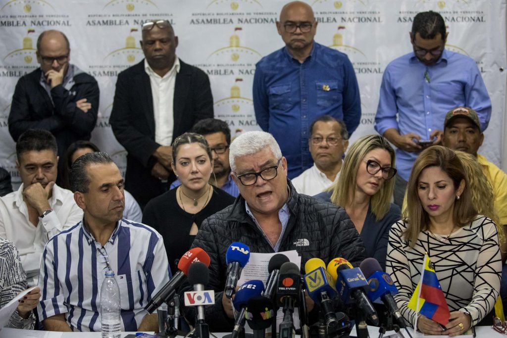 Opositores piden suprimir el "Gobierno interino"de Venezuela que encabeza Guaidó
