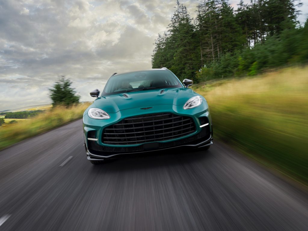 A la venta en Miami por US$ 59 millones un penthouse de 3 pisos que incluye un auto Aston Martin