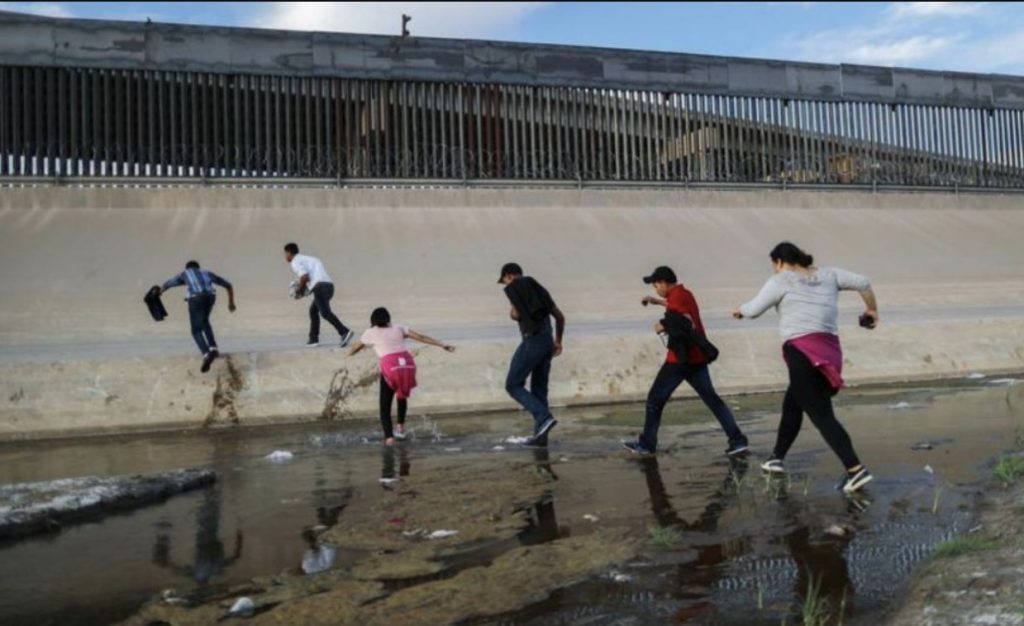 Mayorkas defiende su política migratoria ante un posible juicio político