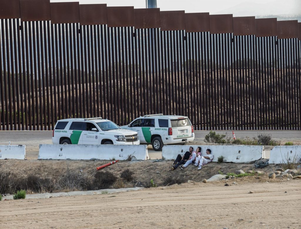 Departamento de Seguridad de EEUU autorizó mejoras y reparación de barreras en frontera con México