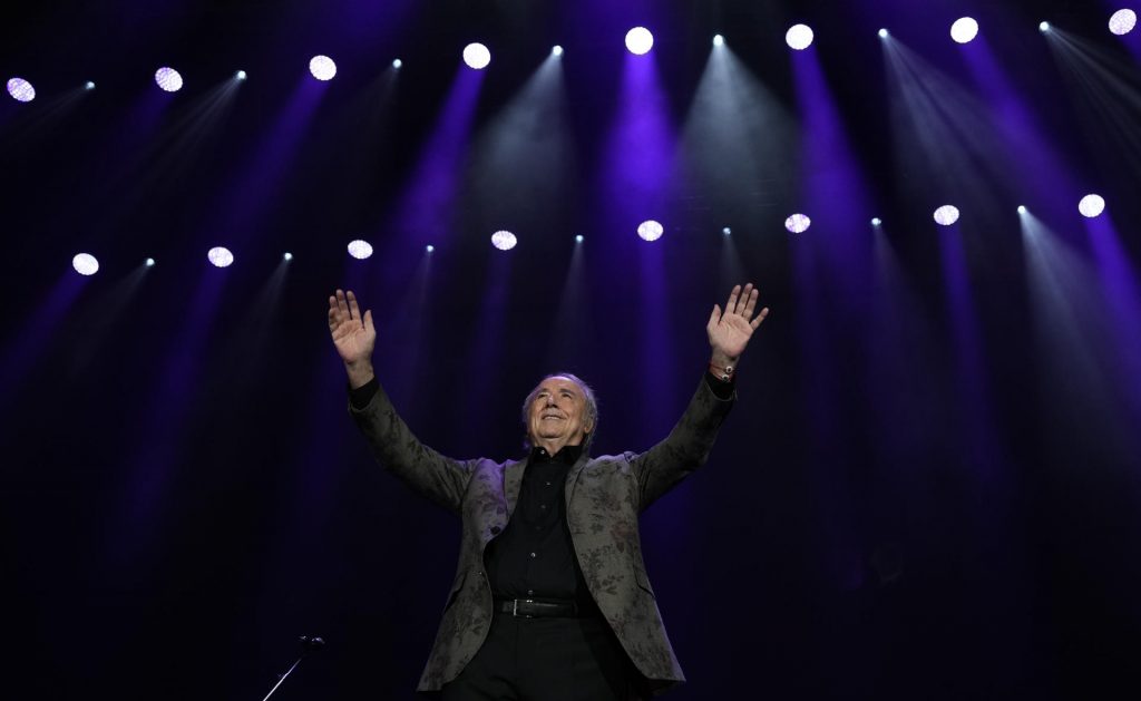 Serrat se despide de los escenarios en Barcelona rodeado de personalidades