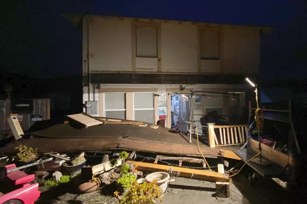 Autoridades reportan 2 muertos y 11 heridos por terremoto de magnitud 6,4 en California