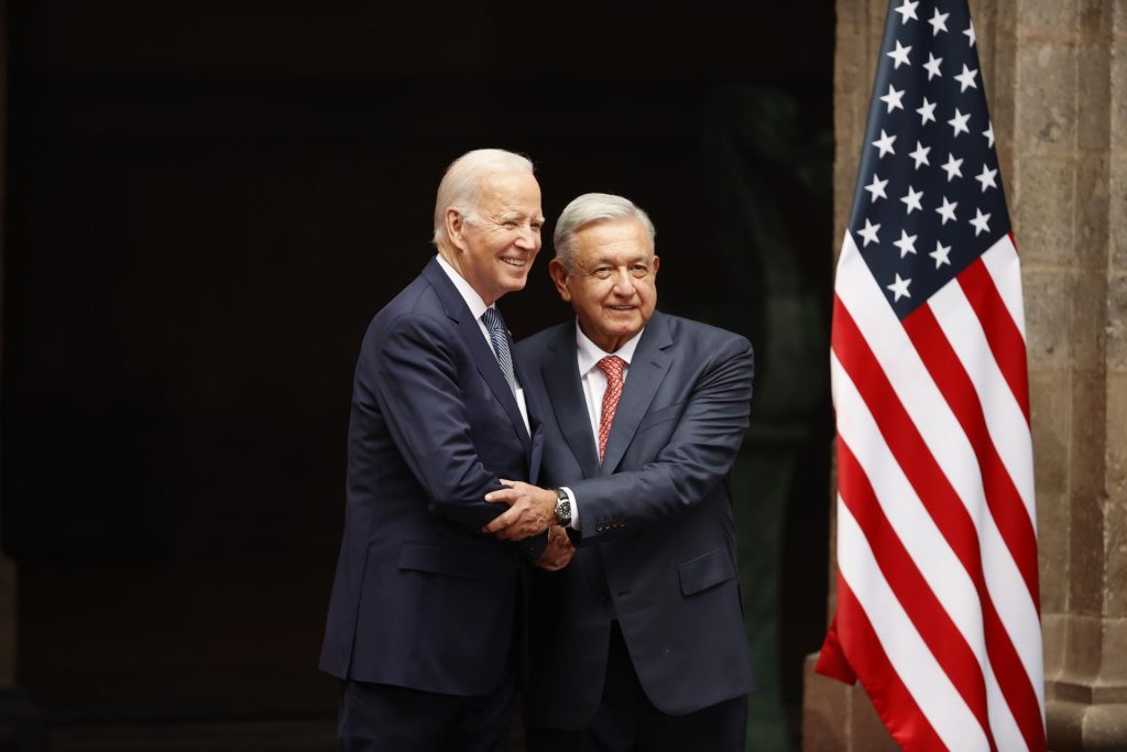Biden dice que la crisis migratoria ya está "muy bien encaminada"