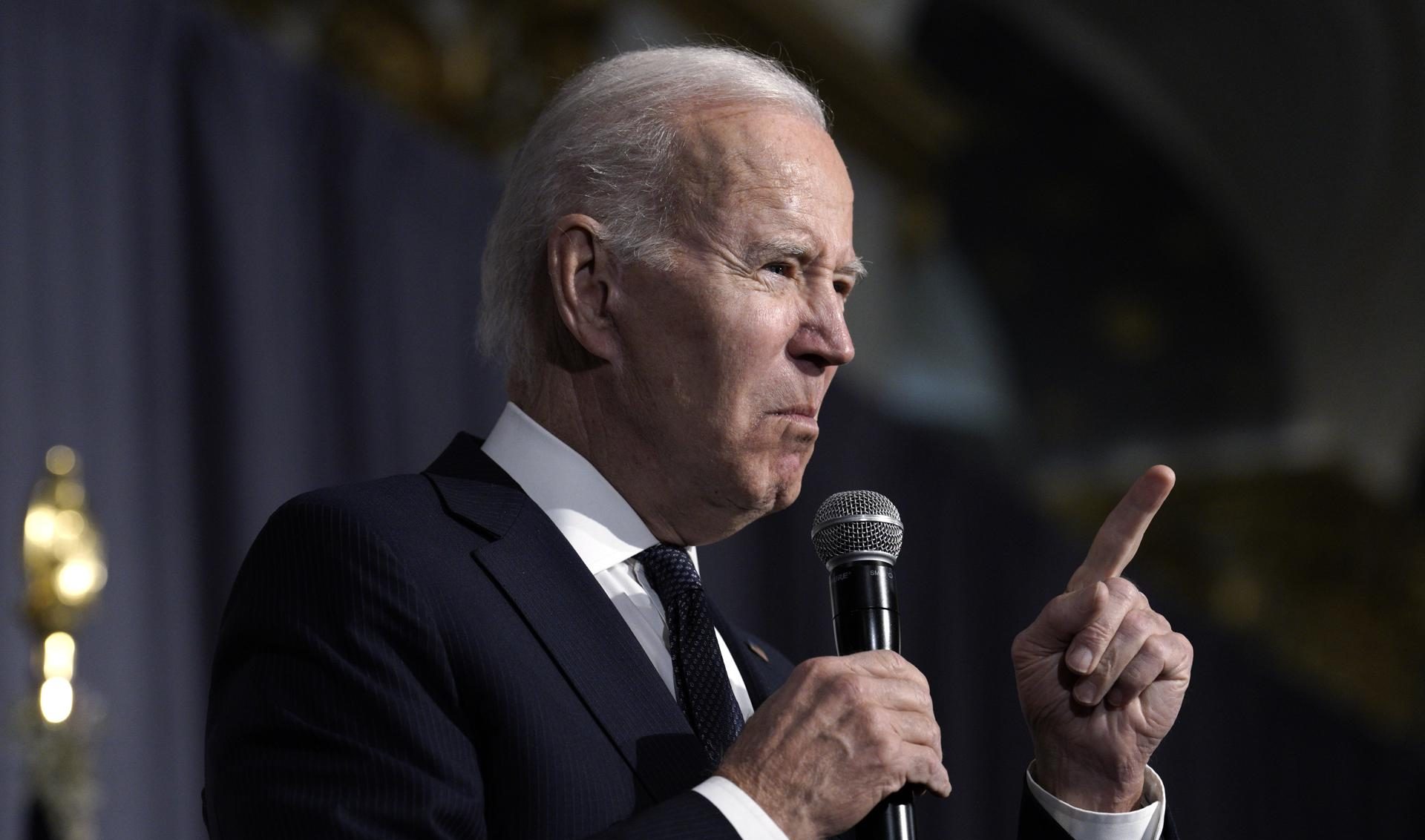 Biden insta al Congreso a actuar con rapidez para prohibir los rifles de asalto