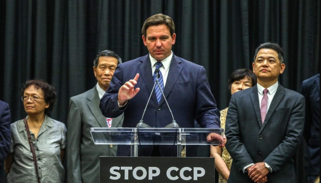 Gobernador de Florida, Ron Desantis, jura el cargo para un segundo mandato