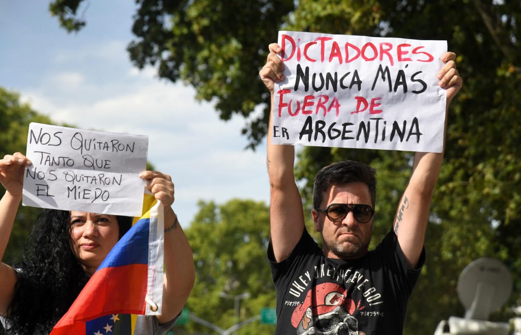 Maduro tomó la decisión responsable de no asistir a la Cumbre de la Celac en Argentina