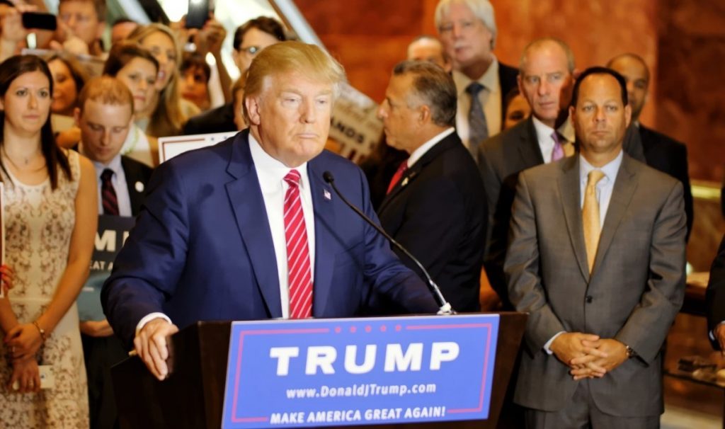¿Meta restaurará la cuenta de Trump en Facebook?
