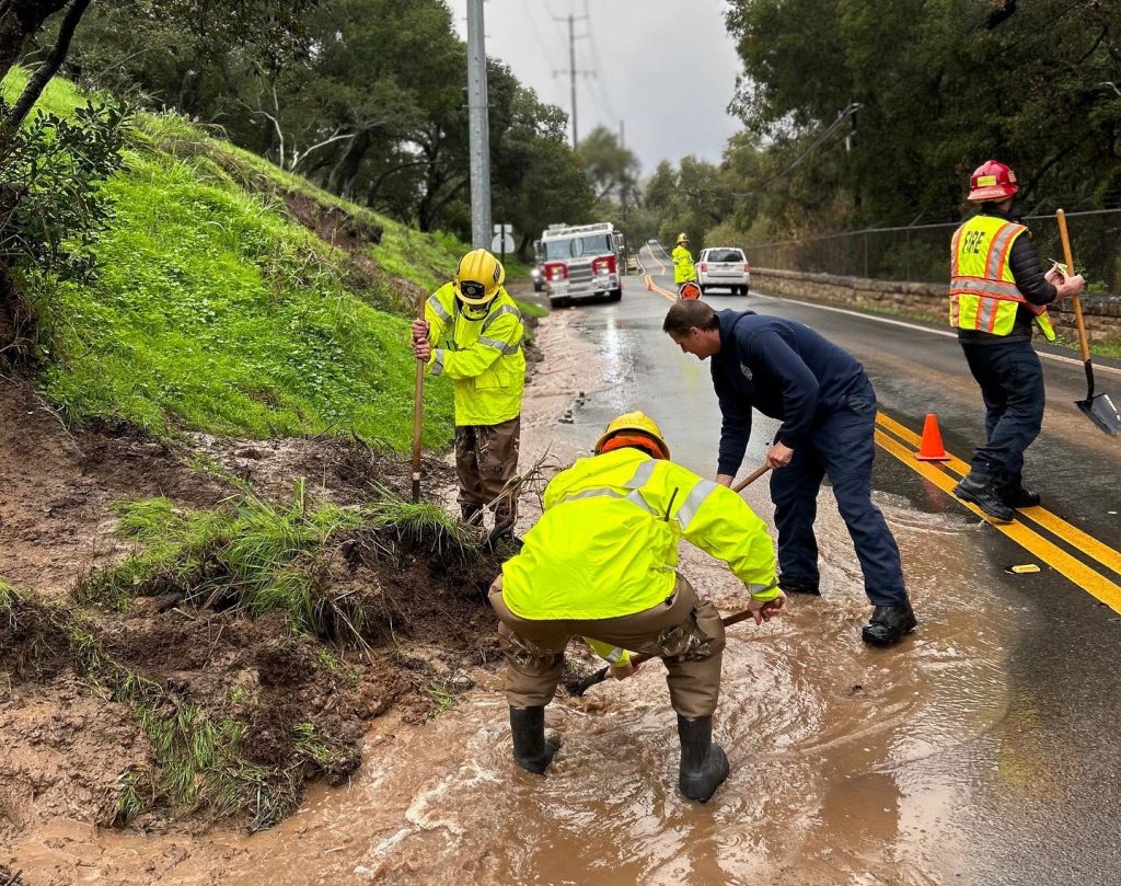 (+Videos) Evacuan Montecito, la ciudad donde viven celebridades como Oprah y el príncipe Harry