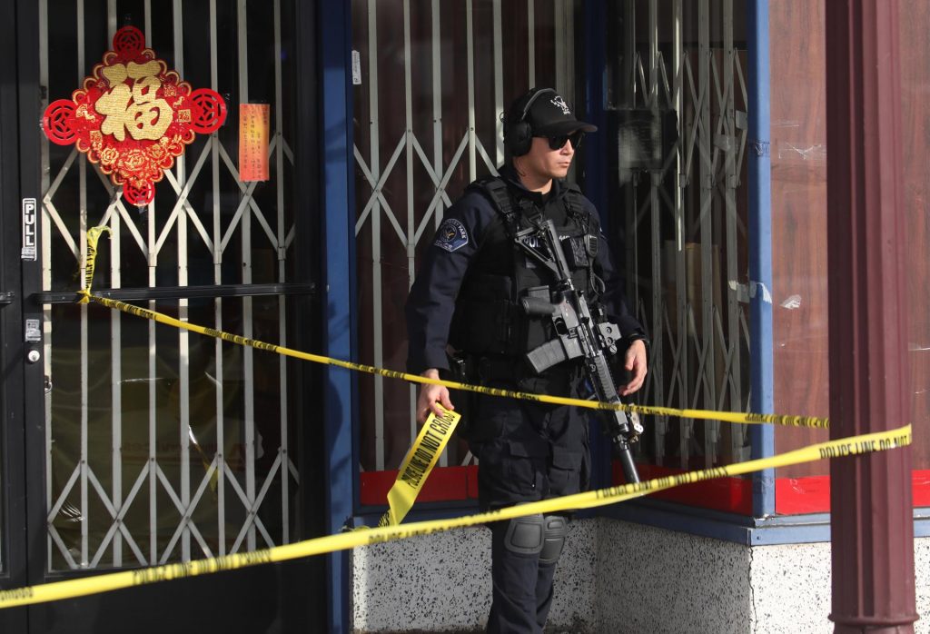 El presunto autor del tiroteo en Monterey Park es un hombre asiático, alertó la Policía