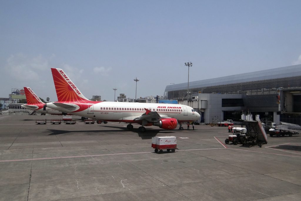 Multan a Air India tras escándalo en que un hombre orinó sobre una mujer