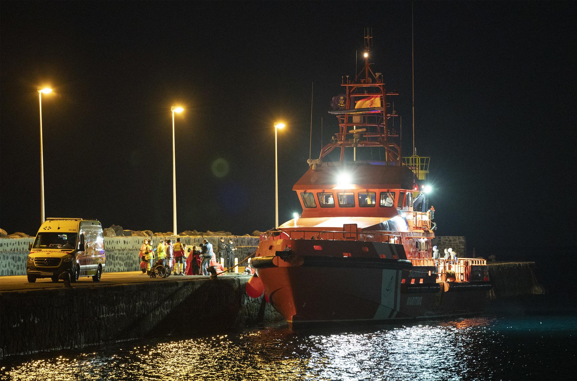 Rescatados 142 inmigrantes en las costas de la isla española de Lanzarote