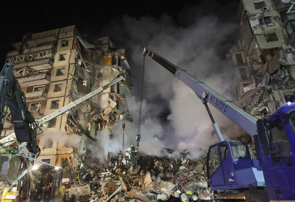 26 muertos y 81 heridos dejan ataques rusos en varias regiones de Ucrania