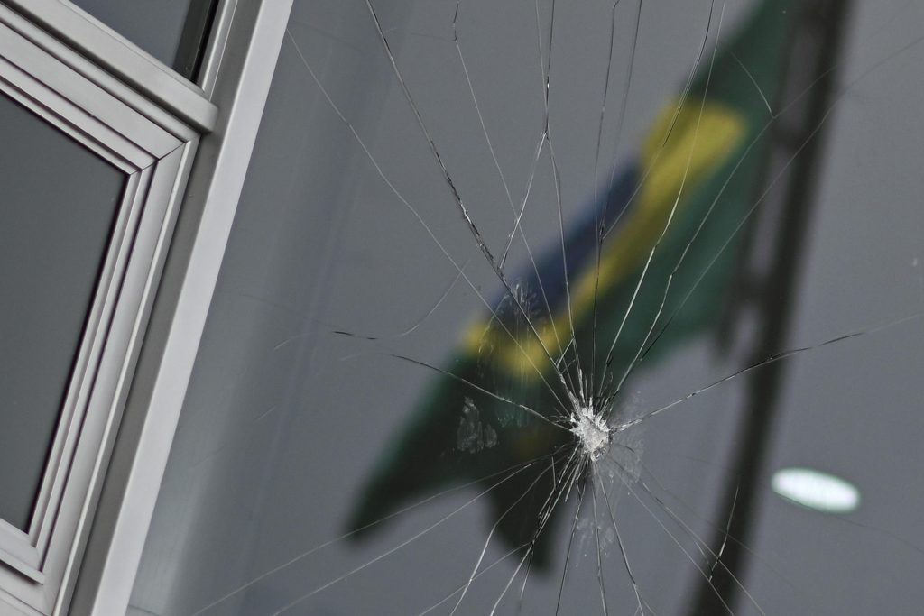 Fiscalía de Brasil pide al Supremo investigar a Bolsonaro por actos antidemocráticos