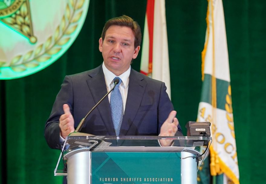 Gobernador de Florida anuncia reforma legislativa para endurecer castigos contra delitos graves