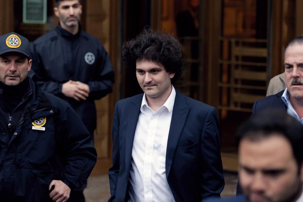 El fundador de FTX se declara no culpable de delitos de fraude