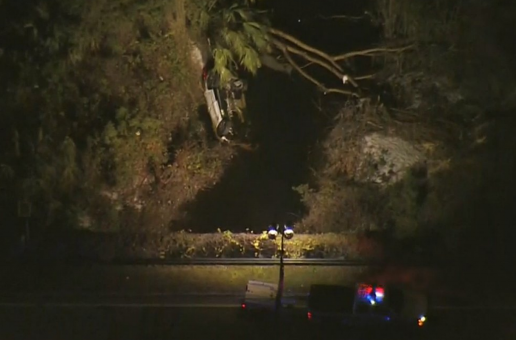 Una persona murió luego de que su auto cayera desde el puente de Altamonte Springs